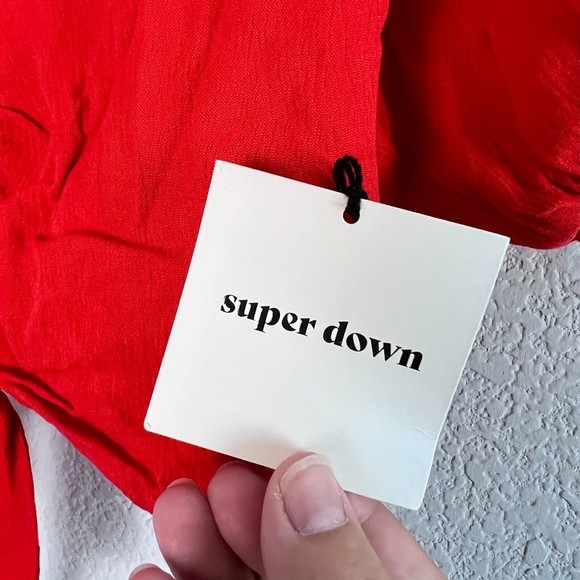 NEW Superdown Revolve Top Women's Size Small Red Puff Sleeve Deep V Neck - Picture 3 of 10